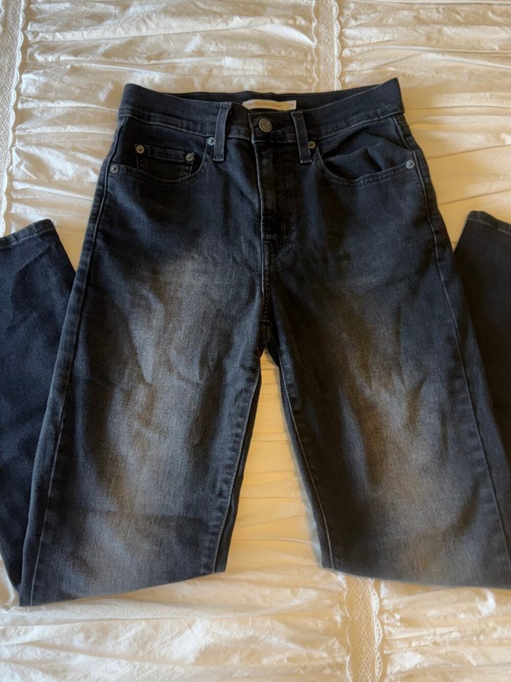 Levi 724 High Rise Straight Jeans
